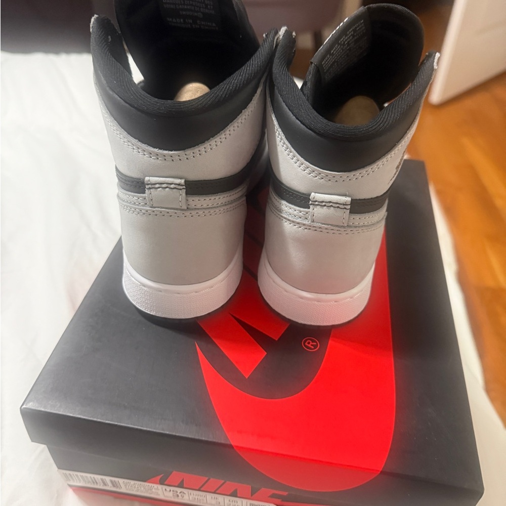 Jordan 1 Shadow GS - Picture 2 of 5